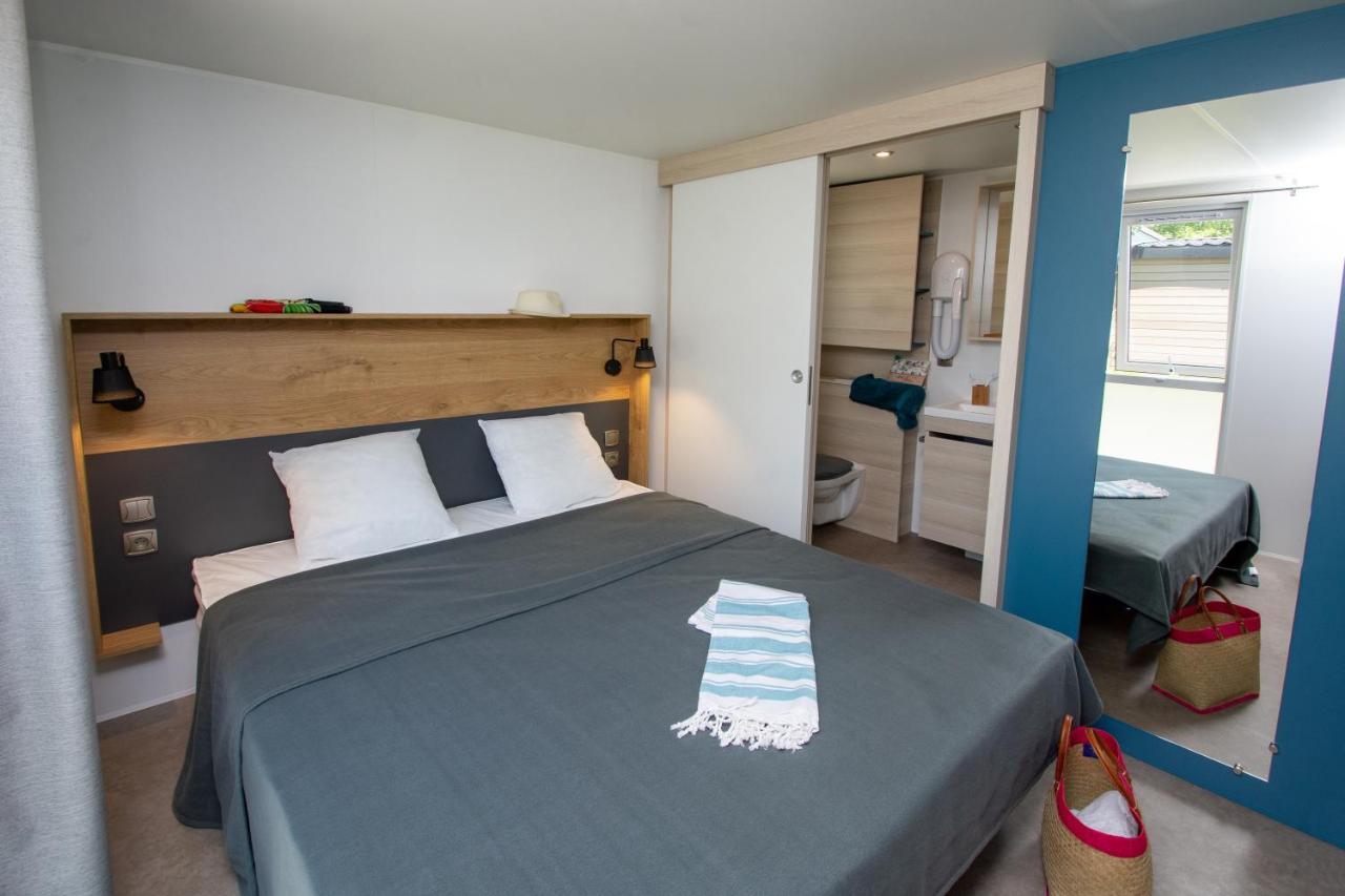 Camping Les Hautes Prairies Lourmarin Exterior foto