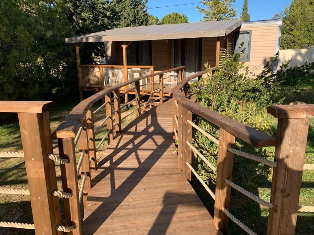 Camping Les Hautes Prairies Lourmarin Exterior foto