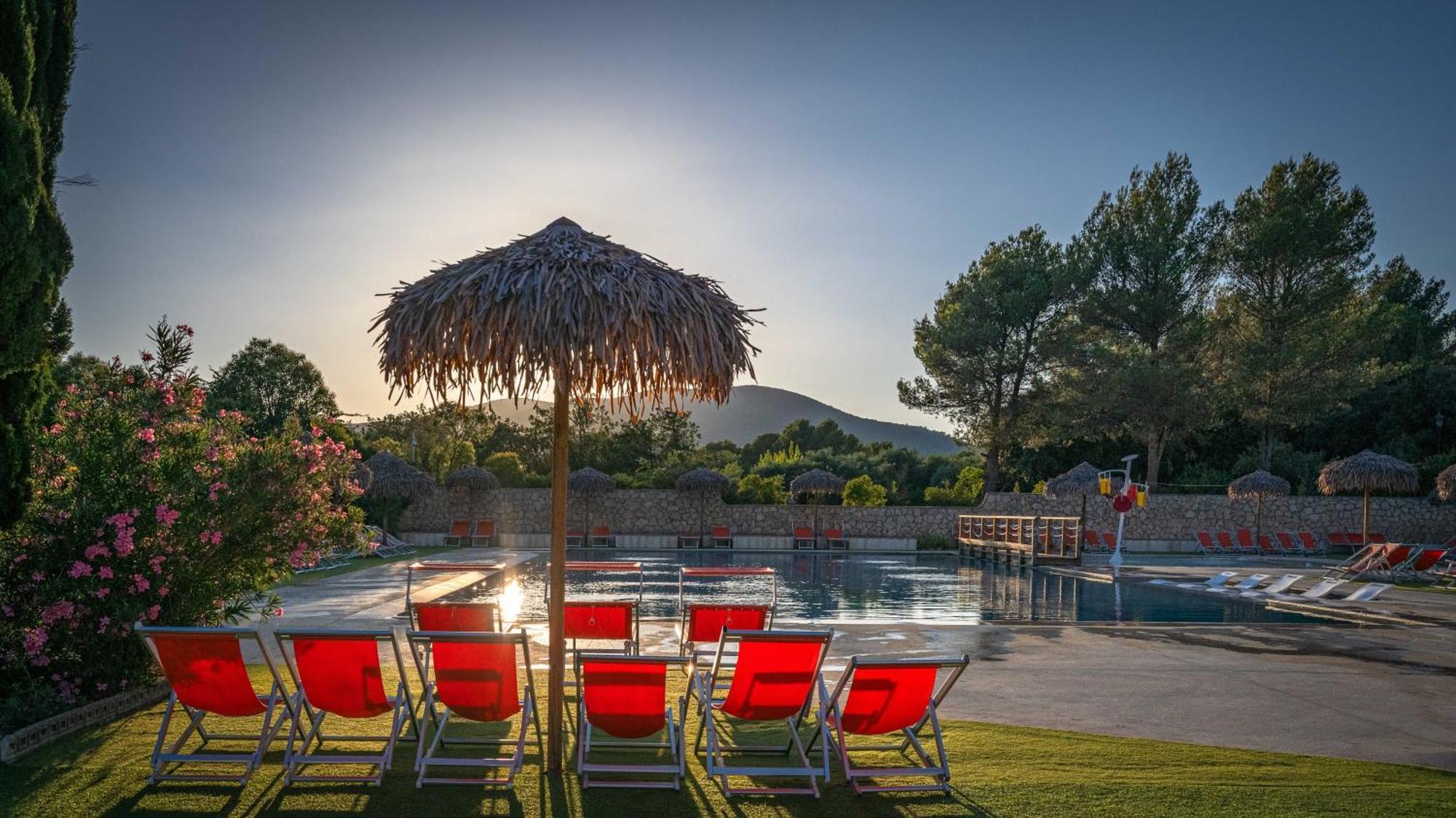 Camping Les Hautes Prairies Lourmarin Exterior foto